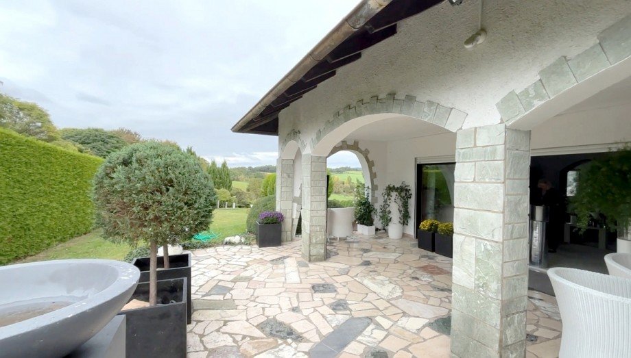 Terrasse mit Gartenblick Einfamilienhaus Fr�nkisch-Crumbach