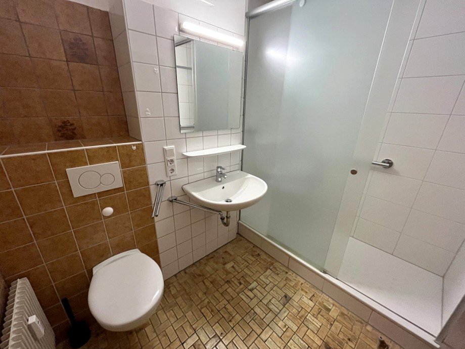Bad mit Dusche Etagenwohnung Darmstadt