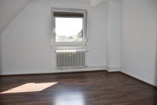 Schlafen Dachgeschoss **VERKAUFT** Ein- bis Zweifamilienhaus, ausbaubare Scheune, Nebengeb�ude, Baugrundst�ck...