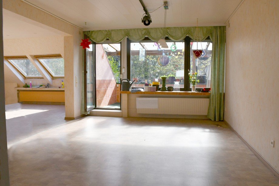 Essbereich mit Balkonzugang Einfamilienhaus M�hltal/Nieder-Ramstadt
