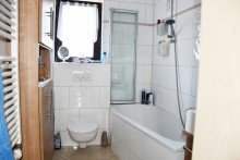 modernes Tageslichtbad **VERKAUFT** Charmantes 2-Familienhaus mit herrlichem Grundst�ck