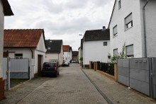 angenehme Wohnlage **VERKAUFT** Ein- bis Zweifamilienhaus, ausbaubare Scheune, Nebengeb�ude, Baugrundst�ck...