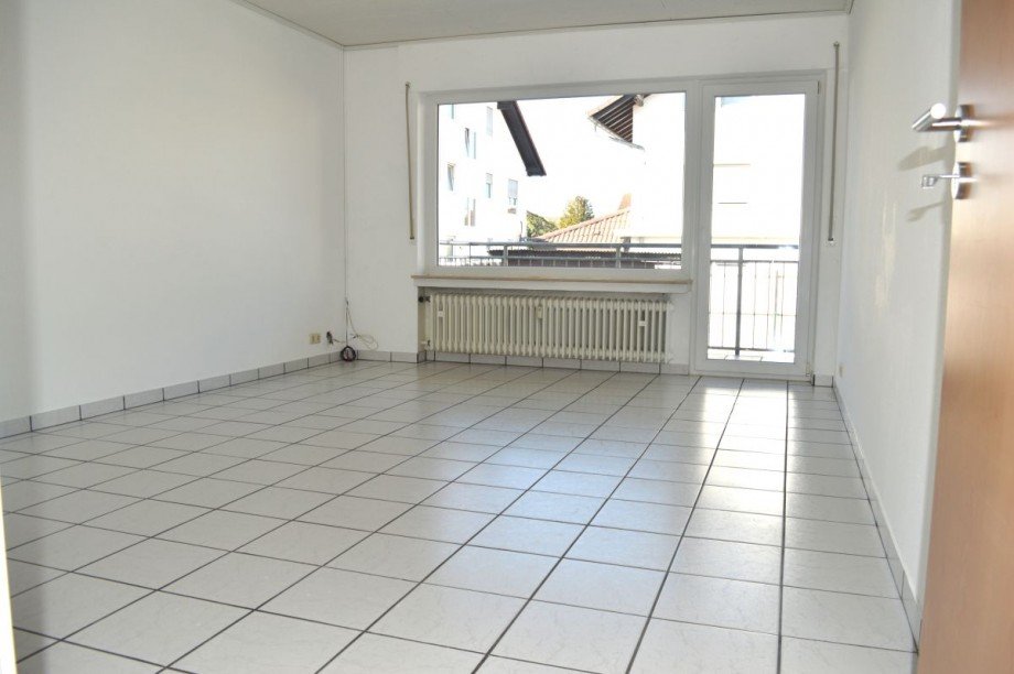 7 Wohnzimmer mit Balkonzugang Erdgeschosswohnung Weiterstadt-Gr�fenhausen