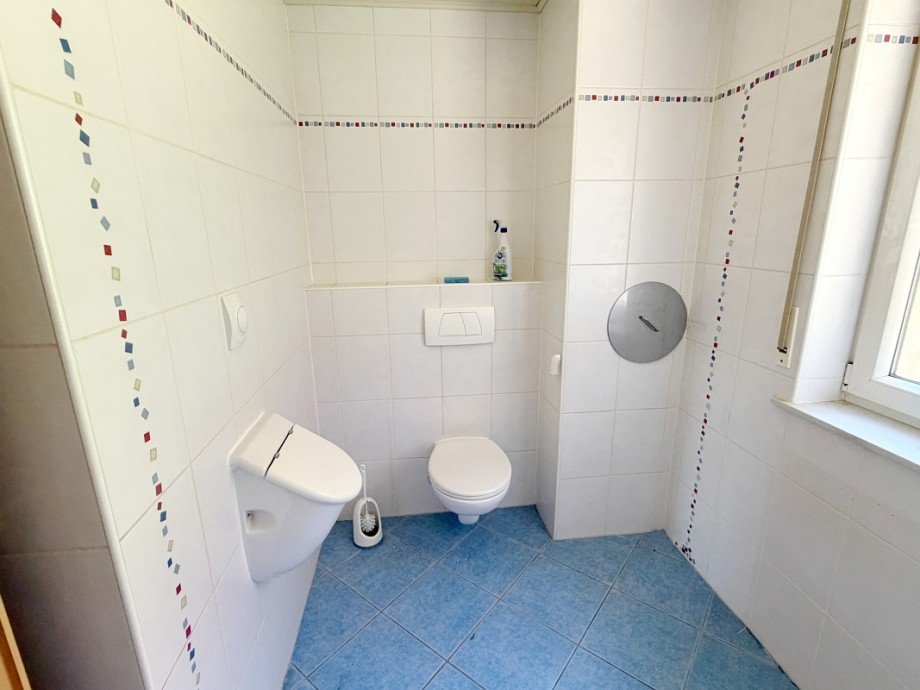 ... mit Urinal, WC und W�scheschacht Einfamilienhaus Babenhausen-Langstadt