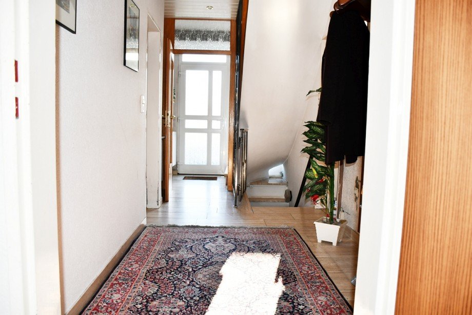 2 Diele Erdgeschoss Zweifamilienhaus Bickenbach