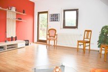 ansprechendes Zimmer mit Balkonzugang **VERKAUFT** Bezauberndes Einfamilienhaus in naturnaher Lage