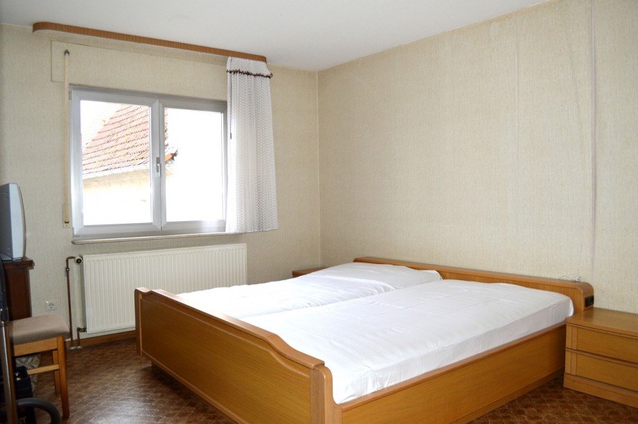 gem�tliches Schlafzimmer Zweifamilienhaus Reinheim