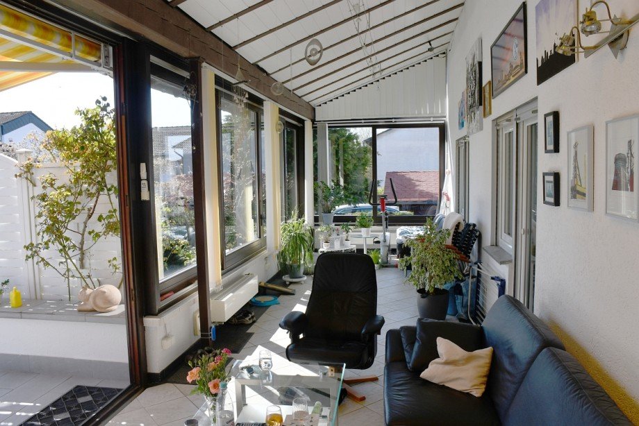 sonniger Wintergarten mit Terrassenzugang Einfamilienhaus B�ttelborn-Worfelden