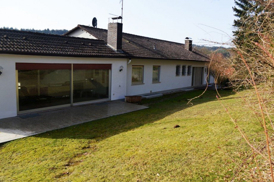 Schwimmhalle - Terrasse Einfamilienhaus Mossautal