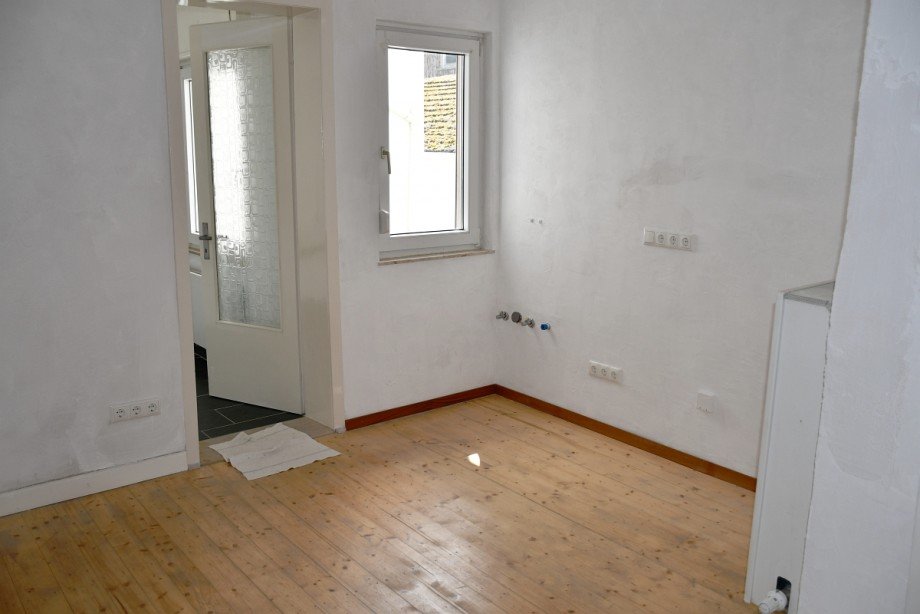 ger�umige K�che Obergeschoss Zweifamilienhaus Gro�-Zimmern/Klein-Zimmern