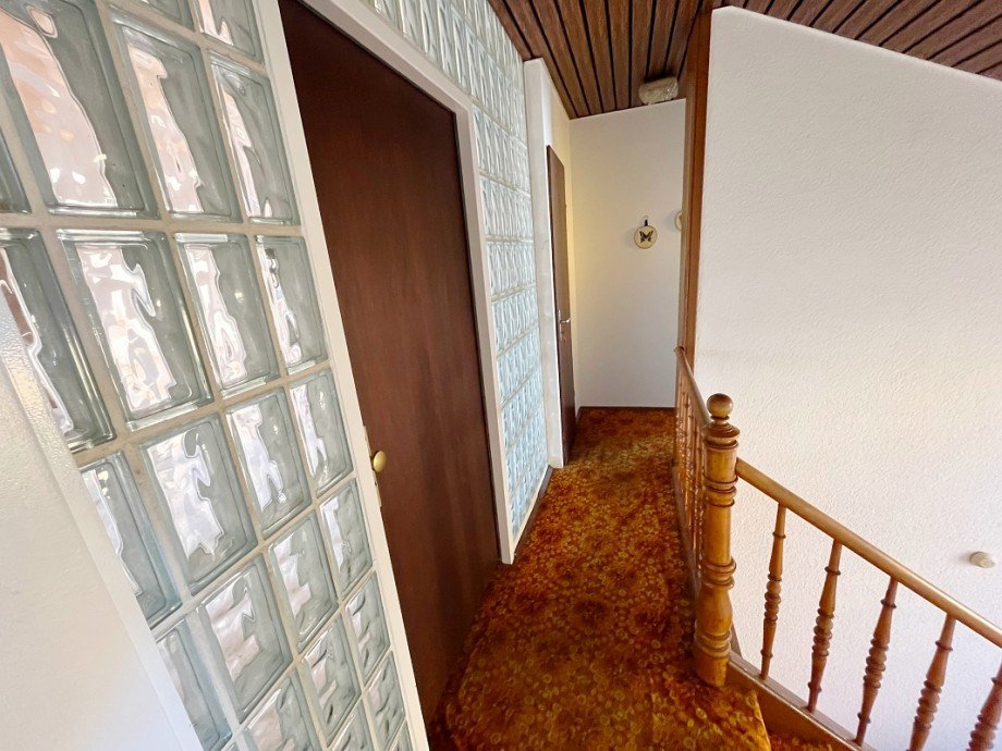 Hausflur zum Zimmer rechts Dachgeschosswohnung Darmstadt