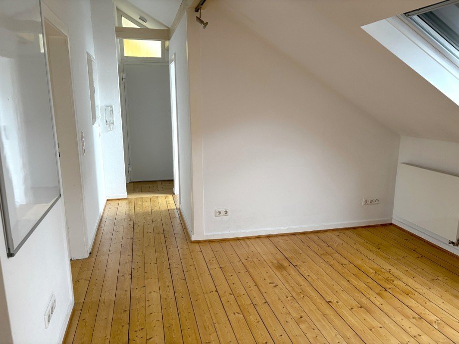 ger�umige Diele Dachgeschosswohnung Darmstadt