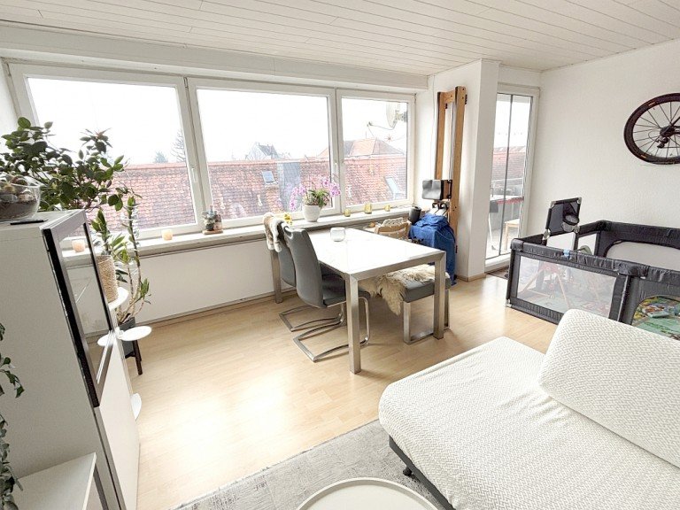 Wohnzimmer mit Balkonzugang Darmstadt Etagenwohnung ***VERMIETET** Gelegenheit in Bessungen � Perfekt f�r Singles und Paare