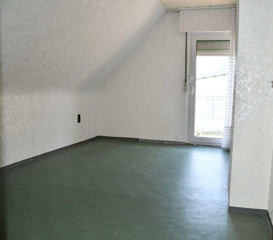Zimmer mit Balkonzugang Einfamilienhaus Gro�-Umstadt/Semd