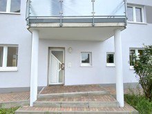 ansprechender Eingang **VERKAUFT** Hochwertiges Wohn-/Gesch�ftshaus mit vielseitigen Nutzungsm�glichkeiten