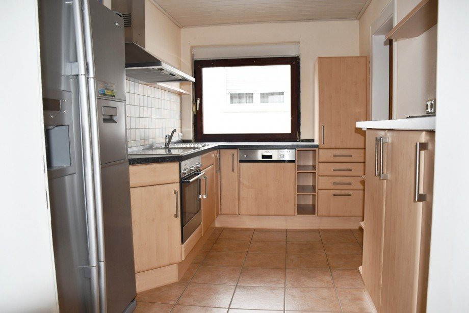 Wohnung Obergeschoss: Einbauk�che Zweifamilienhaus Seeheim-Jugenheim