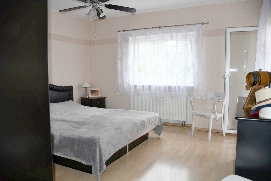 EG Wohnung 1 gem�tliches Schlafzimmer Mehrfamilienhaus Darmstadt-Wixhausen