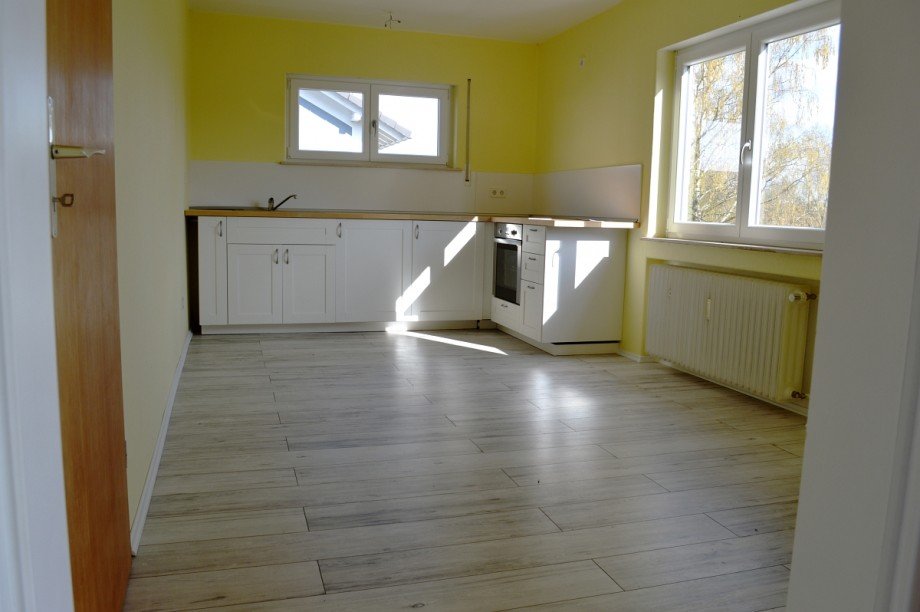 ger�umige Wohnk�che Obergeschoss Mehrfamilienhaus Gro�-Zimmern