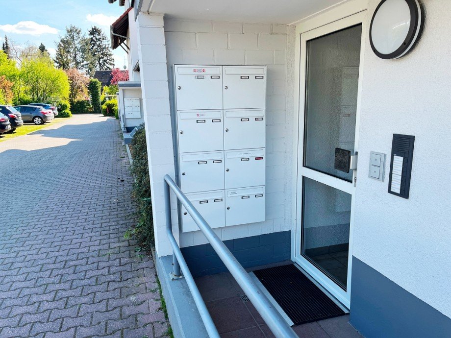 Hauseingang Erdgeschosswohnung Darmstadt-Wixhausen