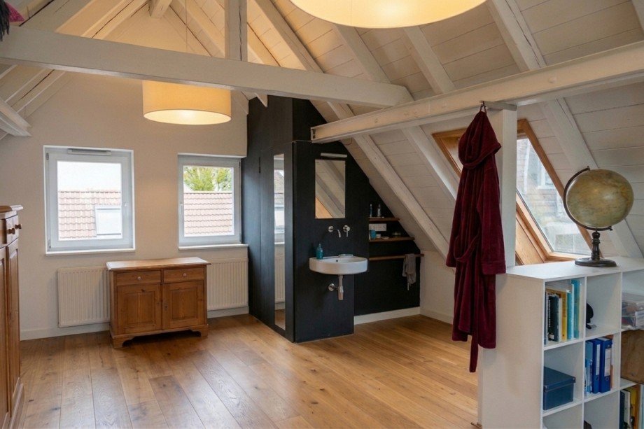 Vorderhaus Maisonette-Wohnung - ausgebauter Spitzboden mit WC Renditeobjekt Darmstadt