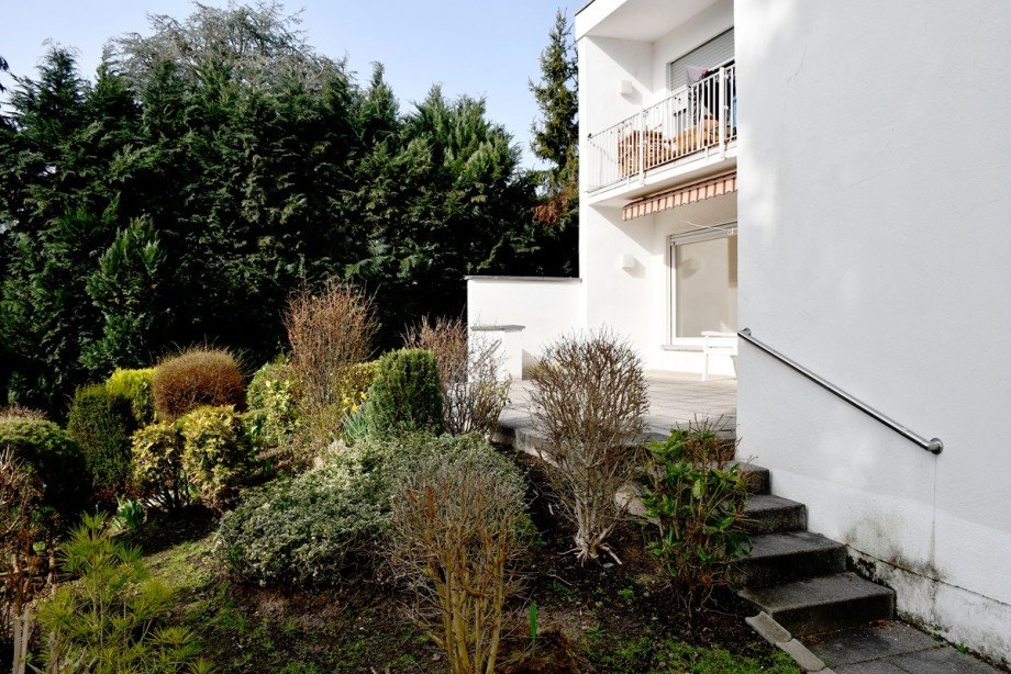 Terrasse mit Gartenzugang Zweifamilienhaus Darmstadt-Arheilgen