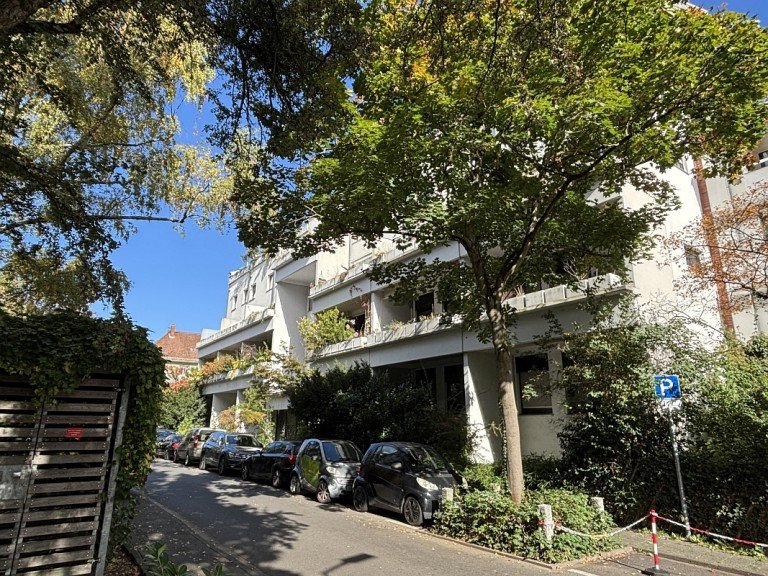 Hausansicht Darmstadt Etagenwohnung **VERMIETET** 3-Zimmer-Wohnung mit Sonnenbalkon + Aufzug � Wohnen in zentraler Lage von Darmstadt