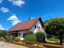 Hausansicht **VERKAUFT** Bezauberndes Einfamilienhaus in naturnaher Lage