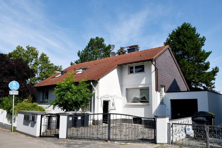 Hausansicht Darmstadt-Wixhausen Mehrfamilienhaus **VERKAUFT** Gro�z�giges 3-Parteienhaus in Darmstadt-Wixhausen