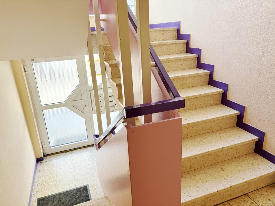 Treppenhaus Etagenwohnung Seeheim-Jugenheim