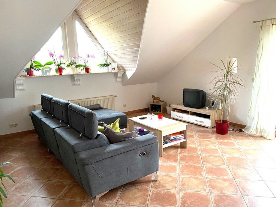 Wohnbereich mit Balkonzugang Etagenwohnung Darmstadt-Wixhausen