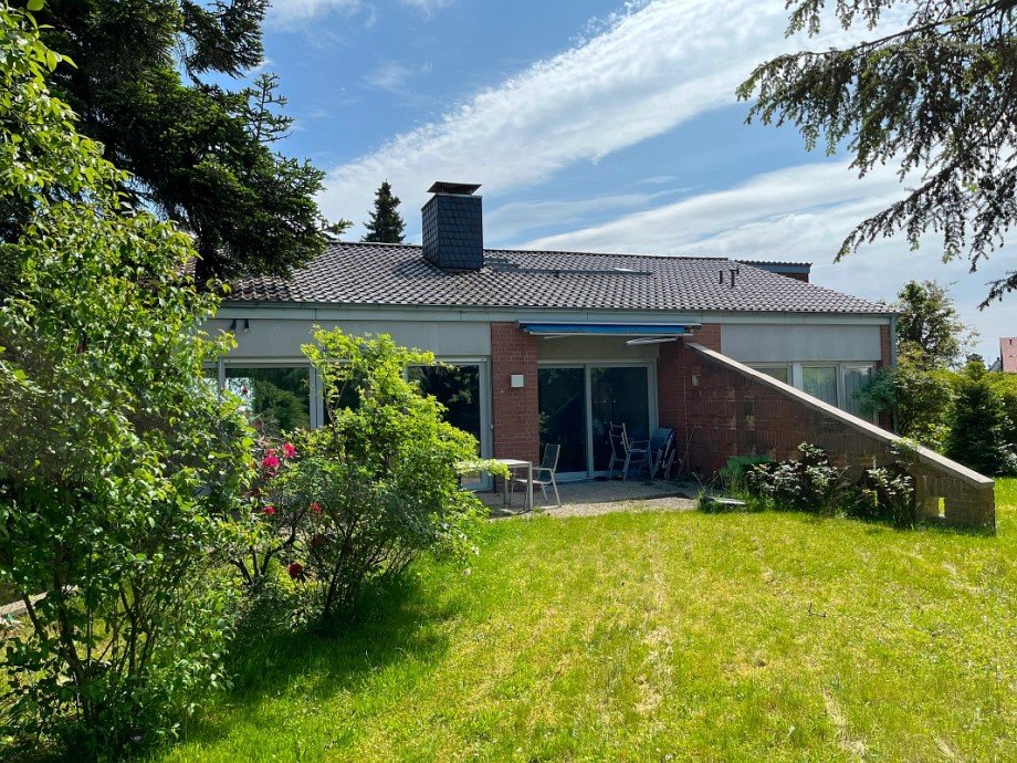 Hausansicht Gartenseite Einfamilienhaus Ro�dorf
