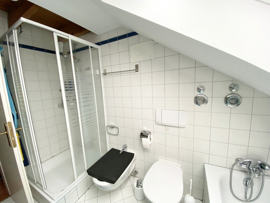 .... Bidet und Dusche Etagenwohnung Darmstadt-Wixhausen