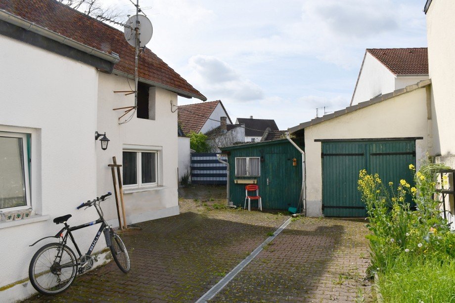 Garage und Nebengeb�ude Einfamilienhaus Darmstadt-Arheilgen