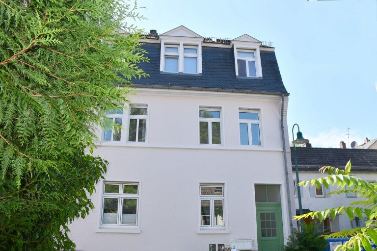 Hausansicht Darmstadt Mehrfamilienhaus **VERKAUFT** Ansprechendes 3-Parteien-Jugendstilhaus in Darmstadt-Bessungen