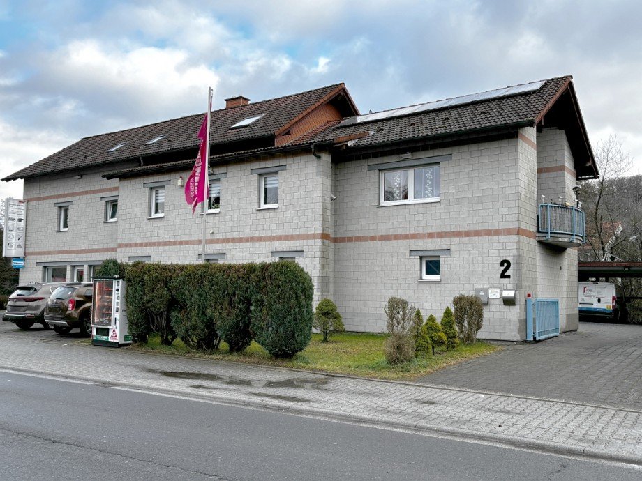 Hausansicht Stra�enseite Etagenwohnung Modautal-Ernsthofen