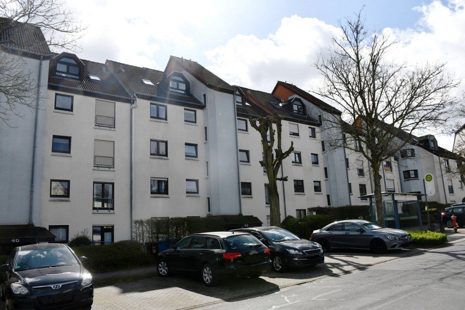 Hausansicht Eingangsseite Etagenwohnung Bad-Homburg/Ober-Eschbach
