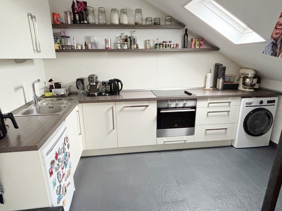 moderne Einbauk�che (optional) Dachgeschosswohnung Darmstadt