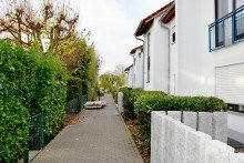 Hauszugang **VERKAUFT** Schicke Maisonettewohnung mit Sonnenbalkon und herrlichem Blick