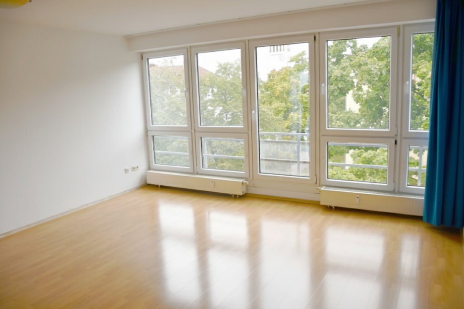 ansprechender Wohn-/Schlafbereich Etagenwohnung Darmstadt