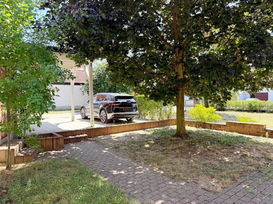 2 Pkw Stellpl�tze (Carport und Freiplatz) Einfamilienhaus Babenhausen-Langstadt
