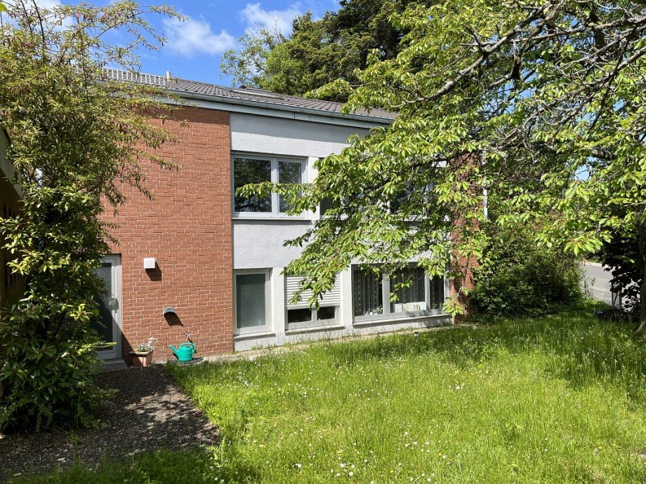 Einliegerwohnung mit separatem Eingang Einfamilienhaus Ro�dorf