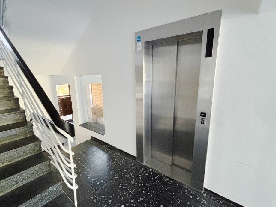 Personenaufzug vorhanden Etagenwohnung Darmstadt