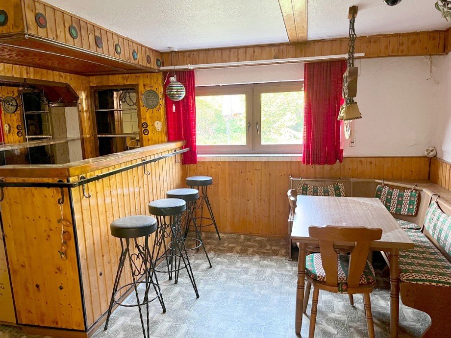heller Hobbyraum / Bar Untergeschoss Einfamilienhaus Riedstadt-Crumstadt