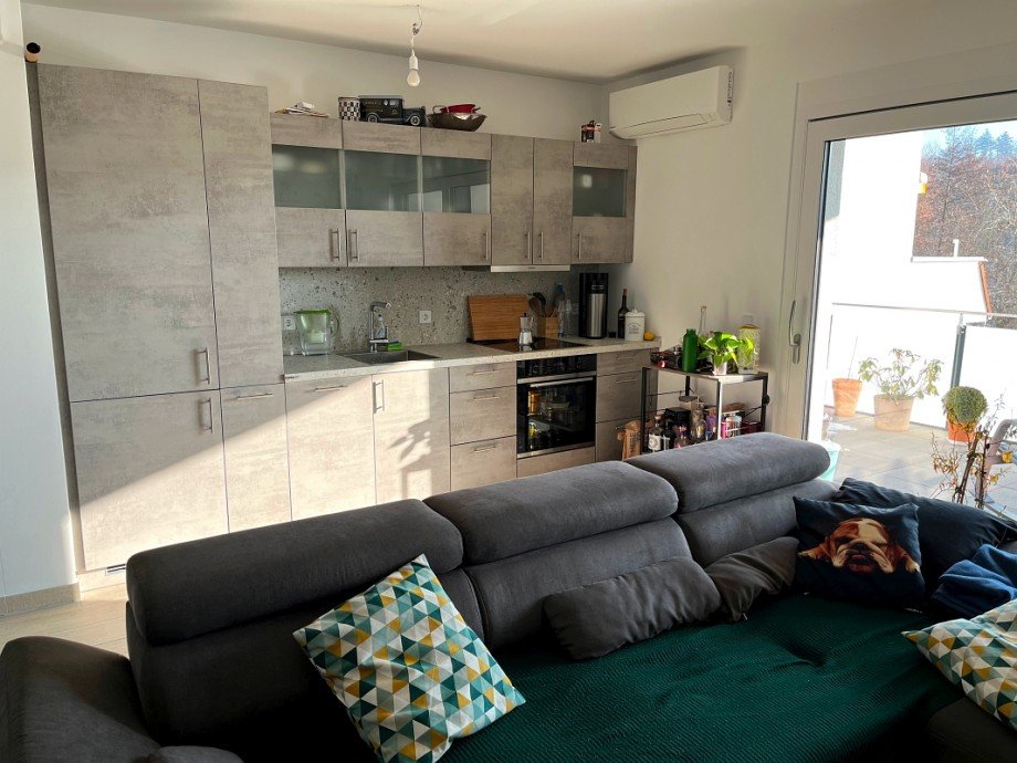 ... mit hochwertiger Einbauk�che Etagenwohnung Darmstadt