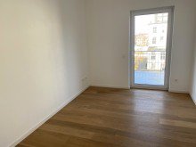 Zimmer mit Balkonzugang **VERMIETET** Repr�sentative 4-Zimmer-Wohnung in citynaher Lage