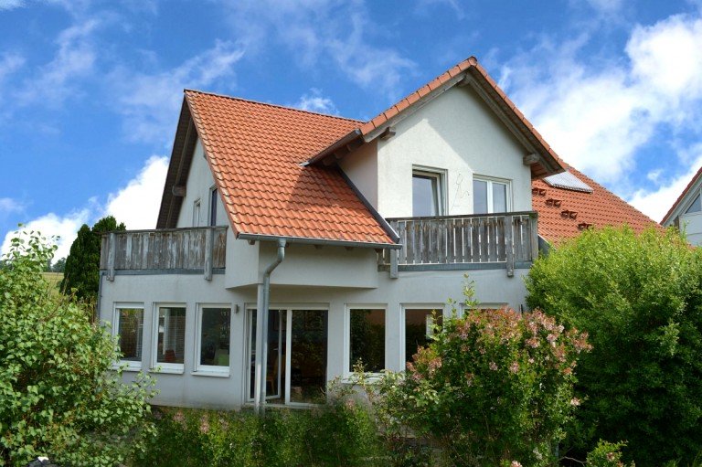 Hausansicht Gartenseite Gro�-Bieberau/Rodau Zweifamilienhaus **VERKAUFT** Freistehendes 2-Familienhaus in traumhafter naturnaher Lage