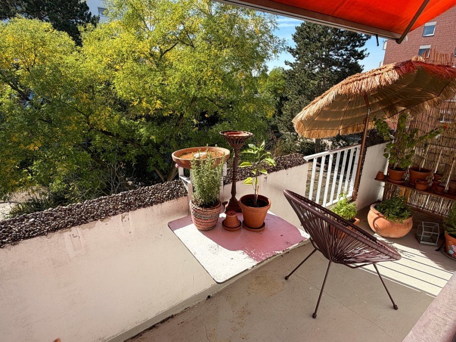 Sonnenbalkon mit Markise Etagenwohnung Darmstadt-Eberstadt