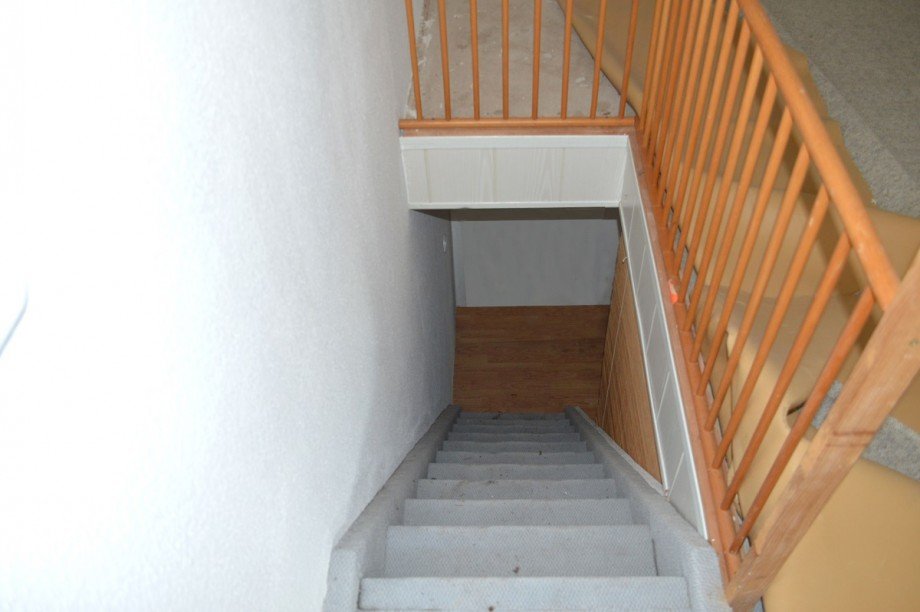 Treppe zum Obergeschoss Nebengeb�ude Einfamilienhaus M�hltal-Traisa