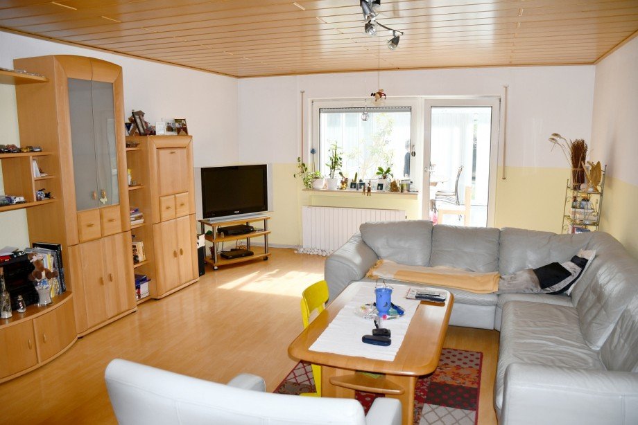 helles Wohnzimmer Zweifamilienhaus Lautertal-Lautern