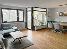 Wohn-/Essbereich mit Balkonzugang **VERMIETET** Attraktive 3-Zimmer-Wohnung mit Sonnenloggia und Pkw-Stellplatz